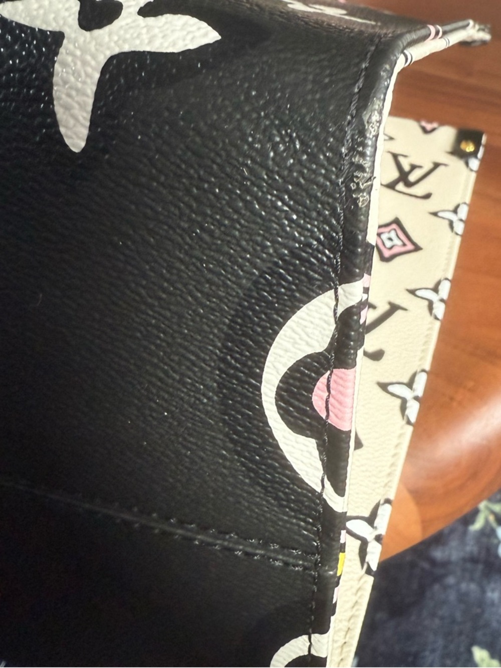 Louis Vuitton OnTheGo OTG Tote Wild at Heart
Monogram Giant GM - Picture 6 of 8
